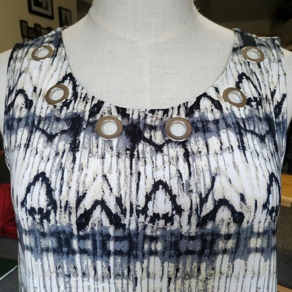 Ava & Grace Sleeveless Tunic Top - Picture 5 of 6